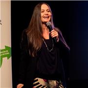 copywriter e scrittirce imparte lezione di spagnolo induviduali e per piccoli gruppi di persone
